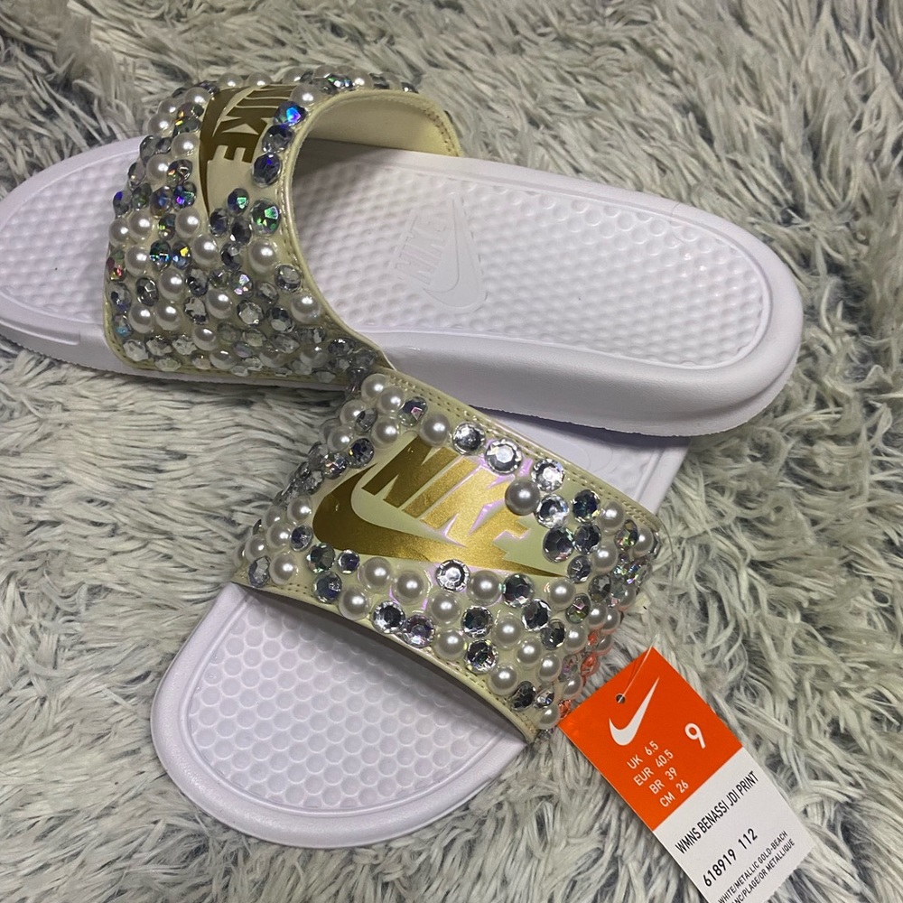 Nike Slides - Picture 4 of 6